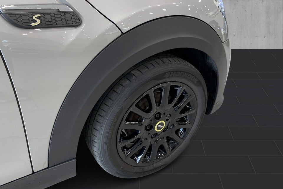 MINI Cooper SE Classic 3d