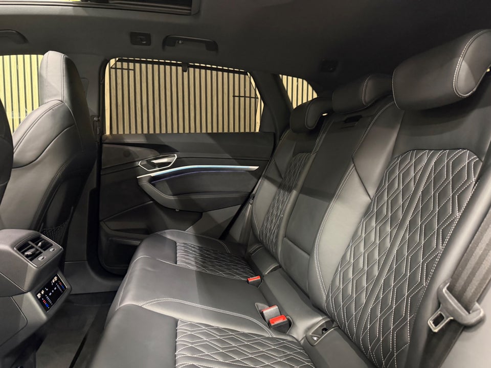 Audi e-tron 55 S-line quattro 5d
