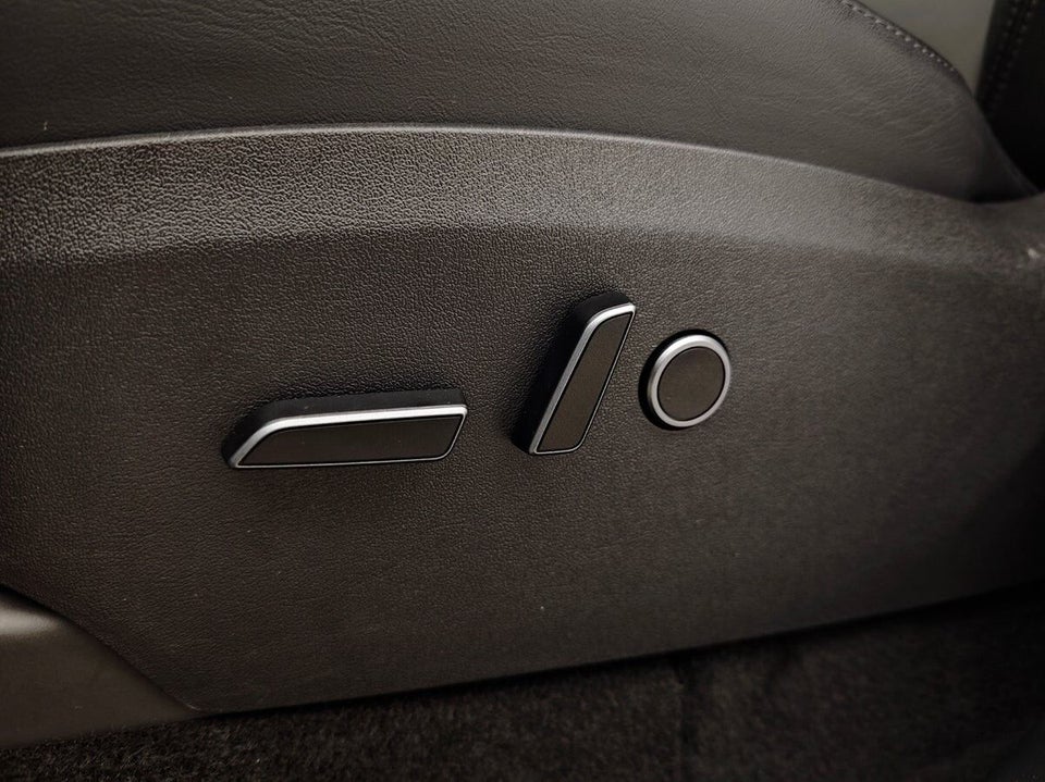 Tesla Model Y Long Range AWD 5d