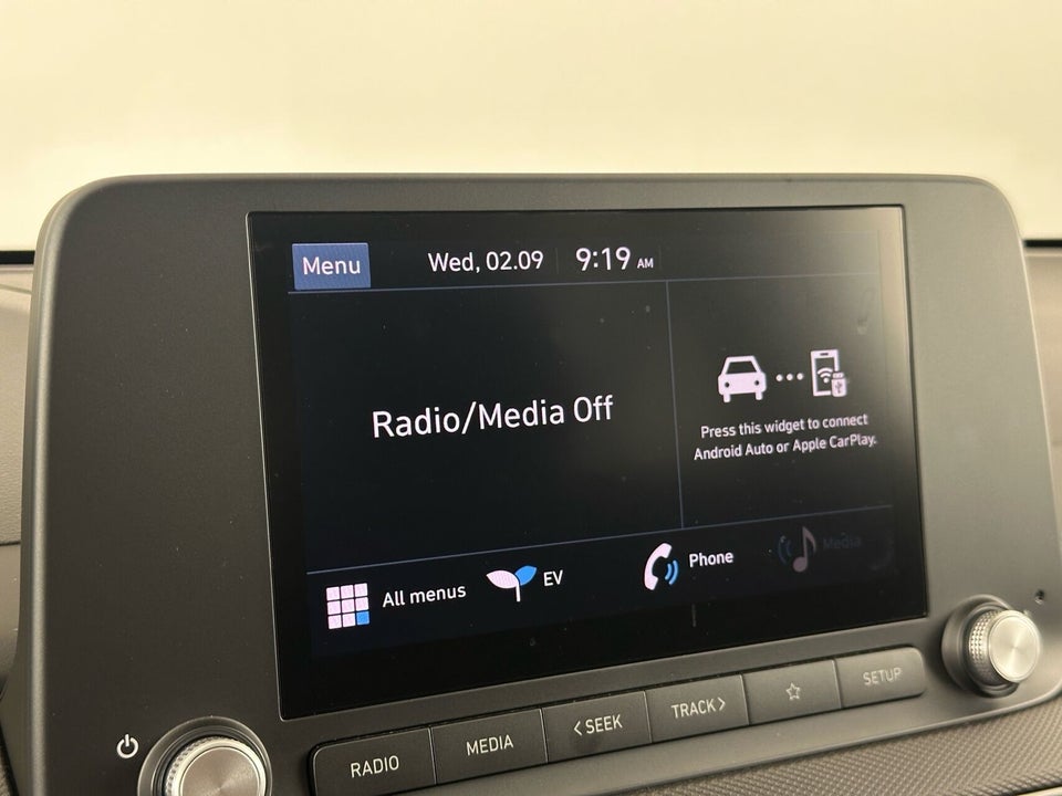 Hyundai Kona 64 EV Essential 5d