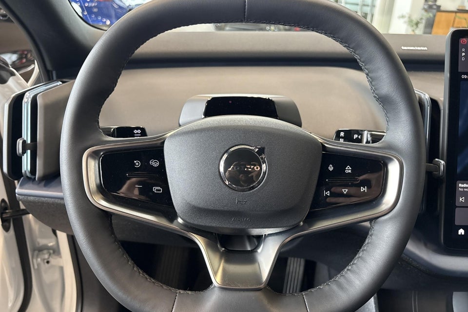 Volvo EX30 Extended Range Plus 5d