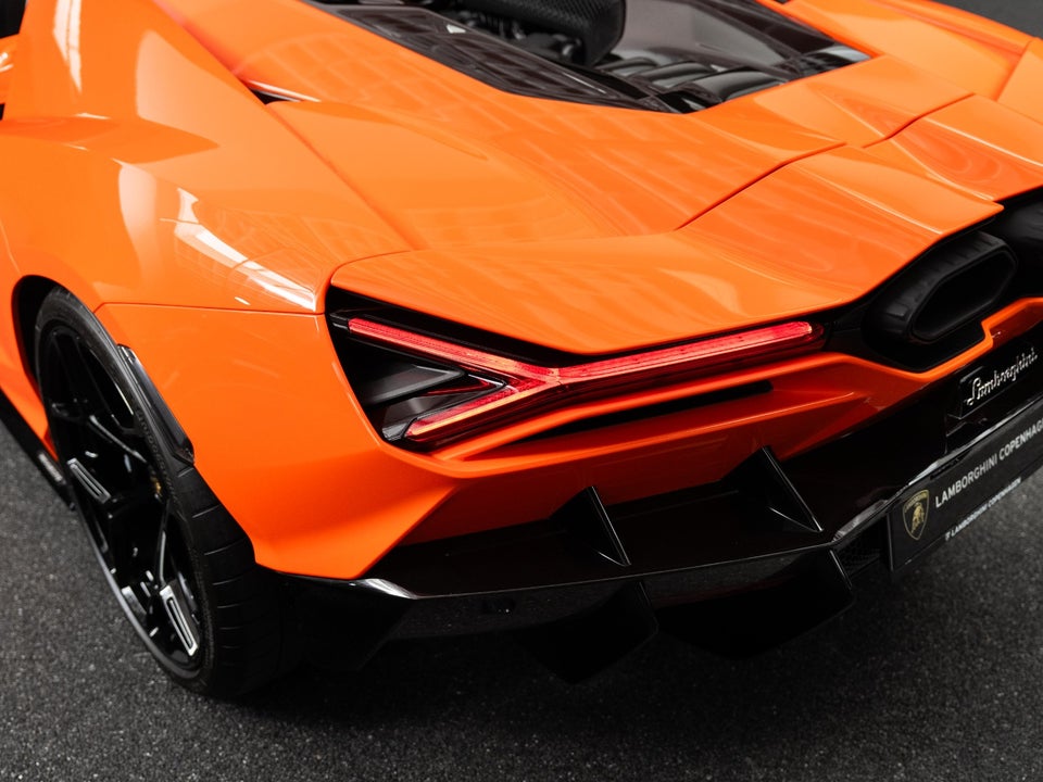 Lamborghini Revuelto 6,5 2d