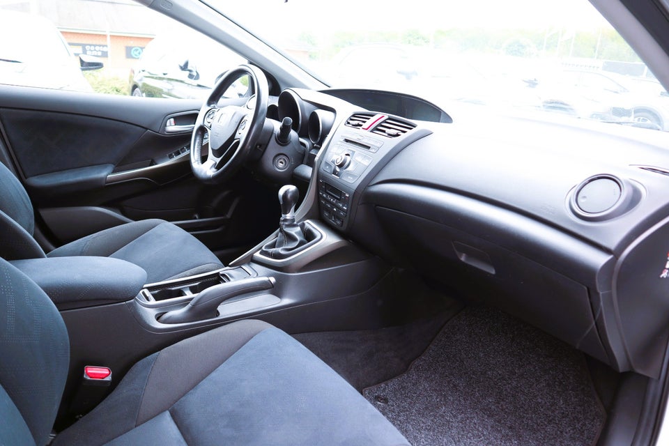 Honda Civic 1,8 i-VTEC Executive 5d