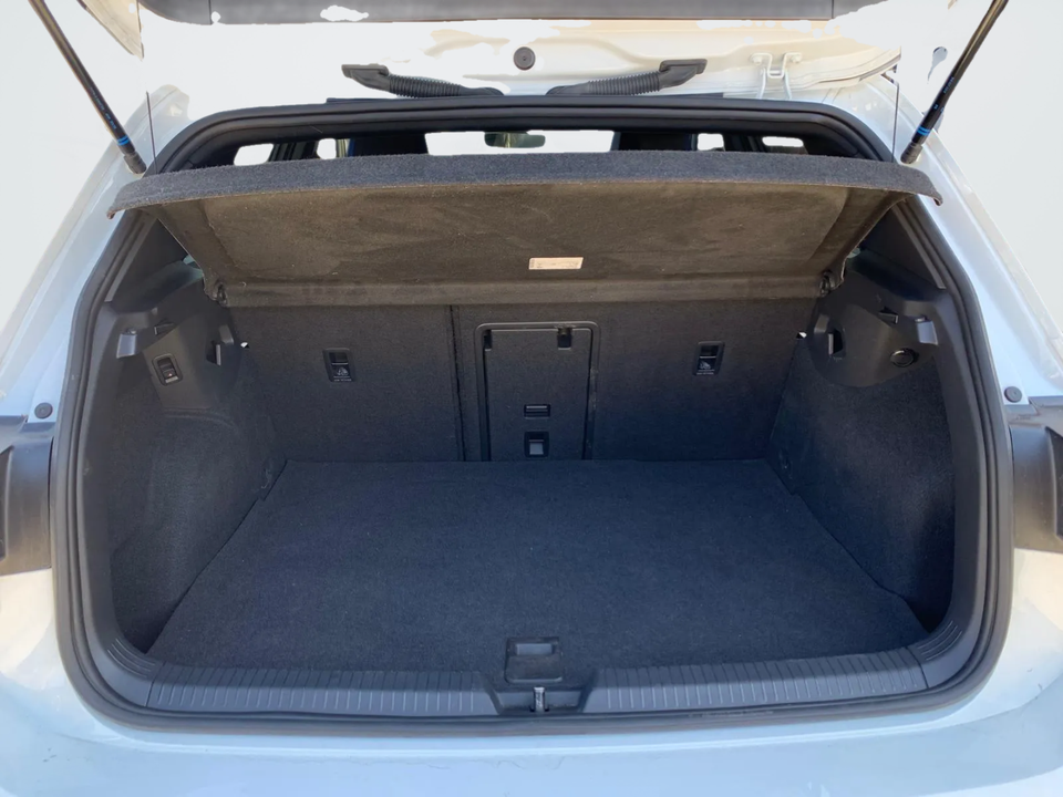 VW Golf VIII 1,4 GTE DSG 5d