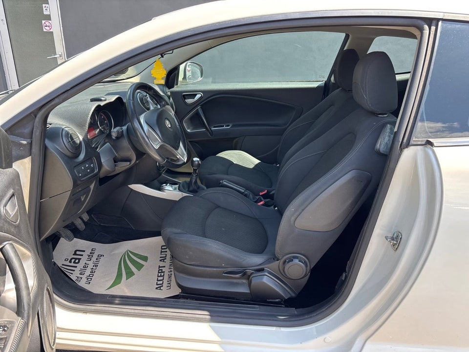 Alfa Romeo MiTo 1,3 JTDm 85 Distinctive 3d