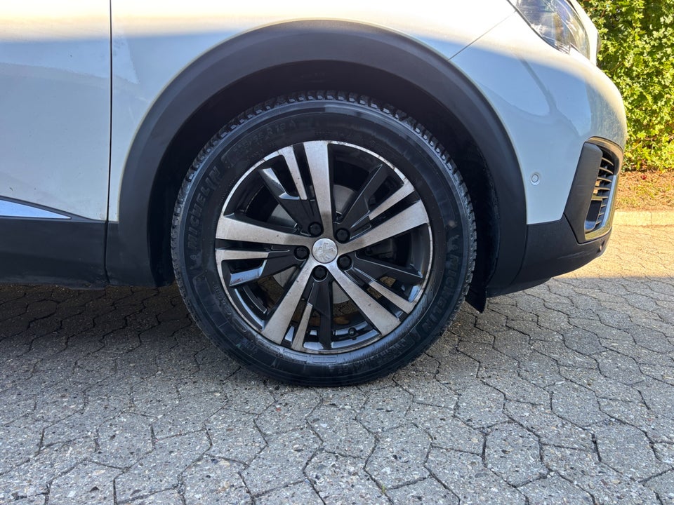 Peugeot 5008 1,2 e-THP 130 Allure EAT6 7prs 5d