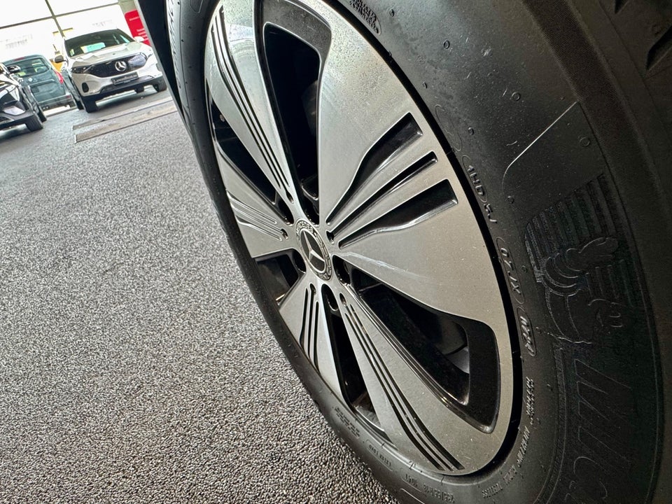 Mercedes EQA300 Progressive 4Matic 5d