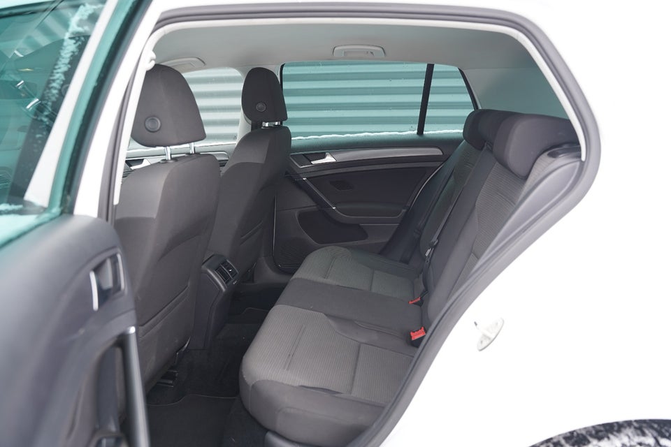 VW Golf VII 1,6 TDi 115 Comfortline DSG 5d