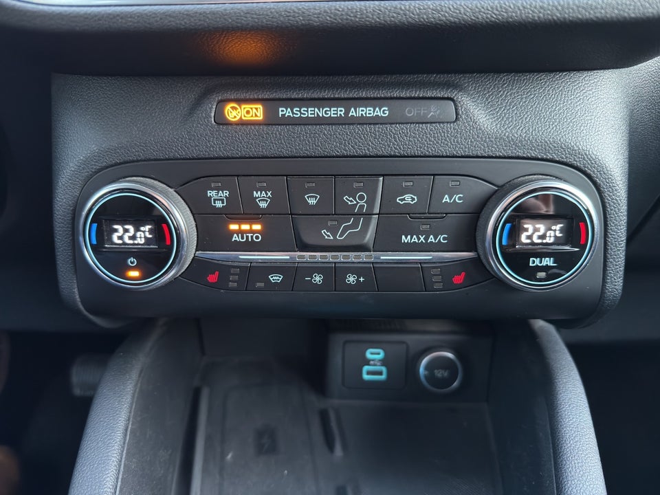 Ford Kuga 2,5 PHEV Titanium CVT 5d