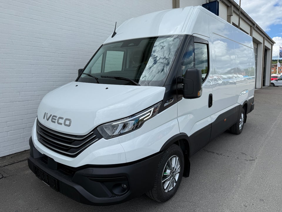 Iveco Daily 2,3 35S16 12m³ Van AG8
