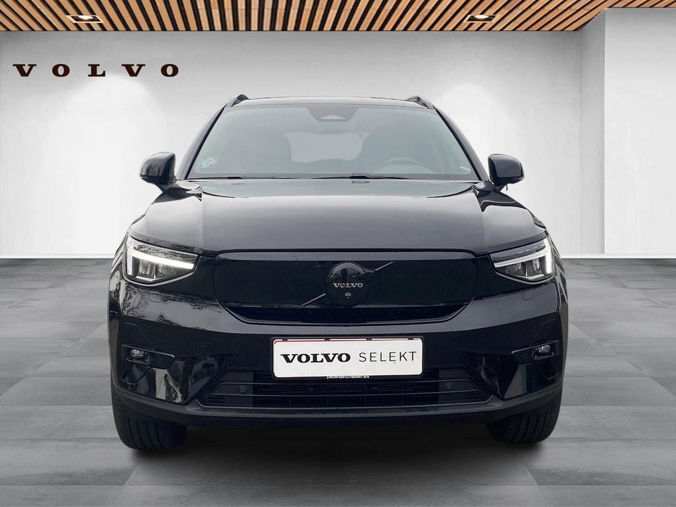 Volvo EX40 Extended Range Black Edition 5d