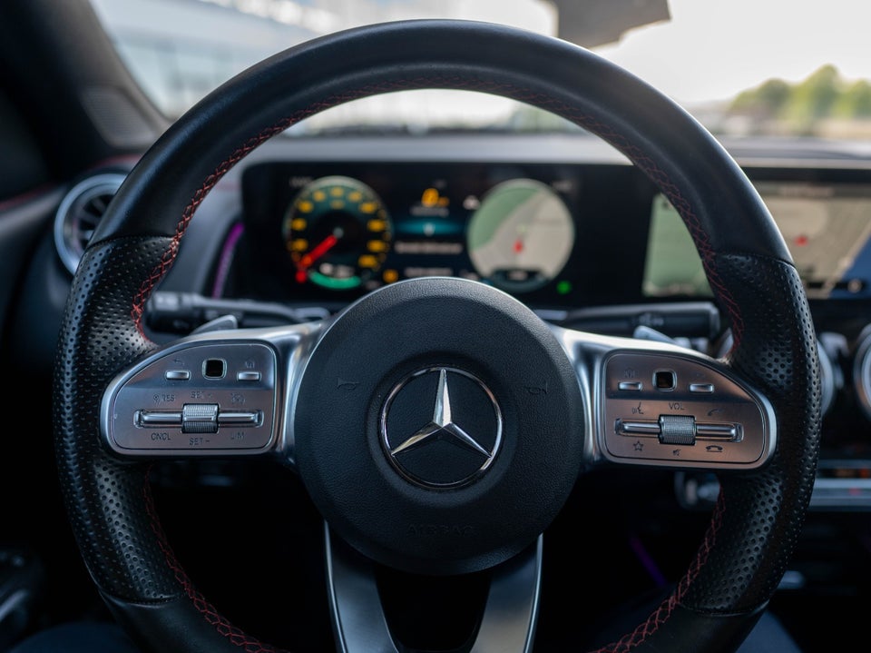 Mercedes EQB300 AMG Line 4Matic 5d