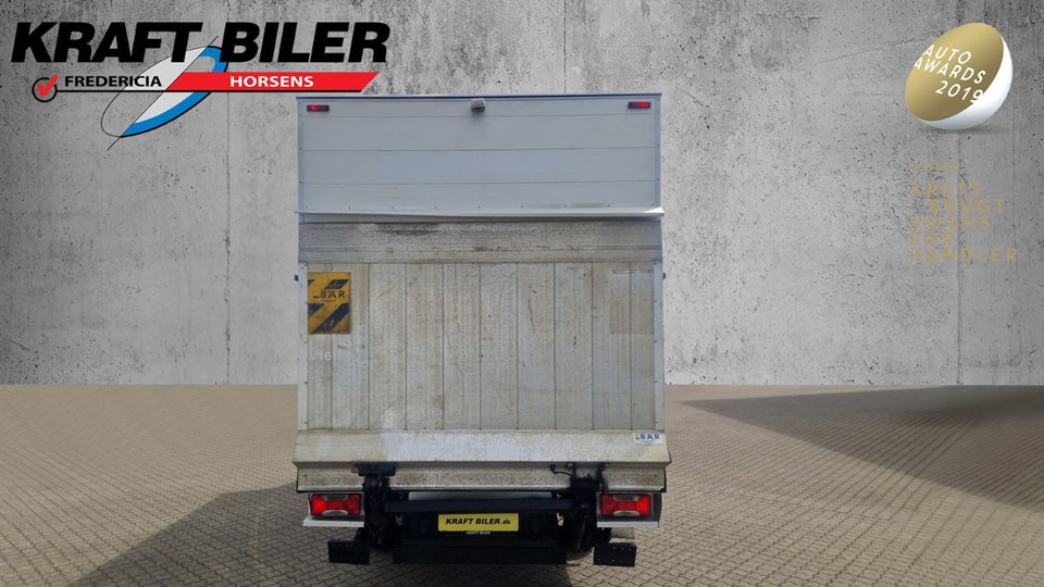 Iveco Daily 3,0 35S18 Box m/lift AG8 2d