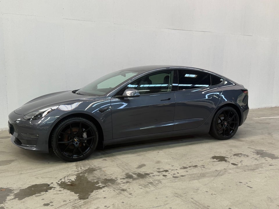 Tesla Model 3 Long Range AWD 4d