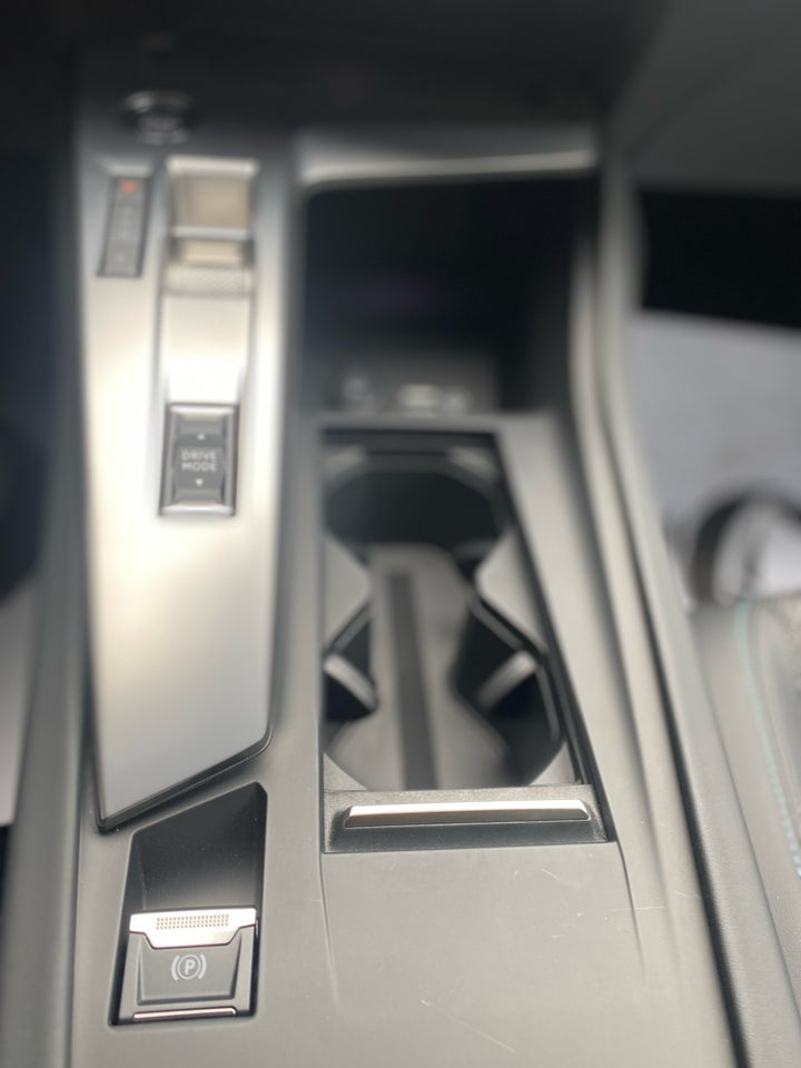 Peugeot 308 1,6 Hybrid First Selection EAT8 5d