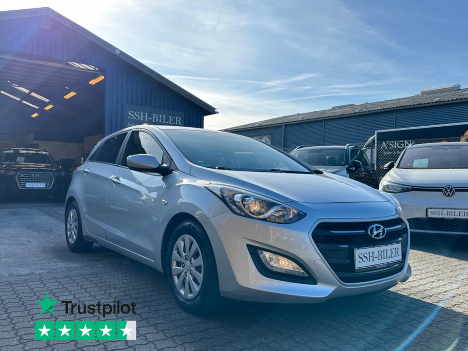 Hyundai i30 1,6 GDi Style Eco 5d