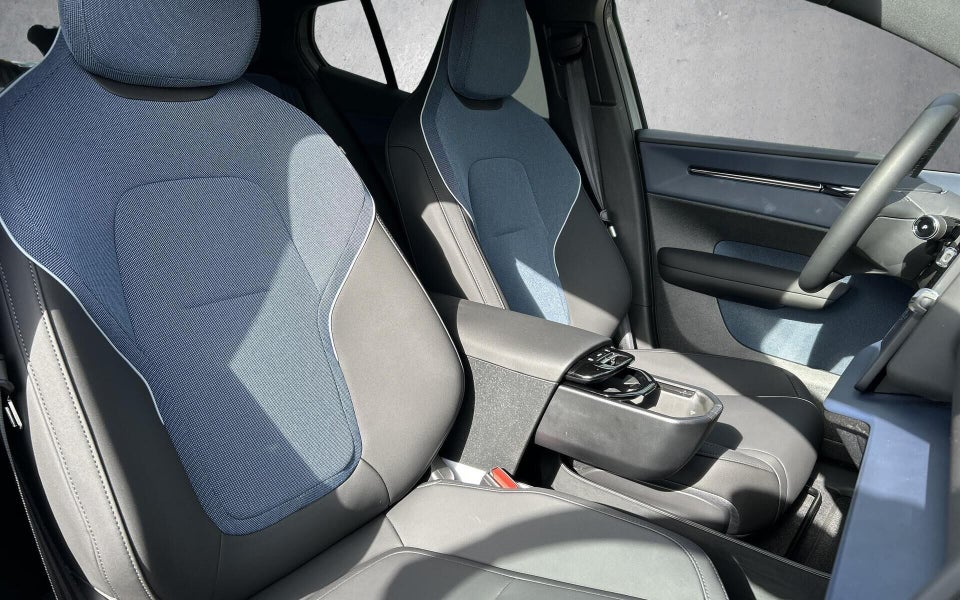 Volvo EX30 Standard Range Core 5d