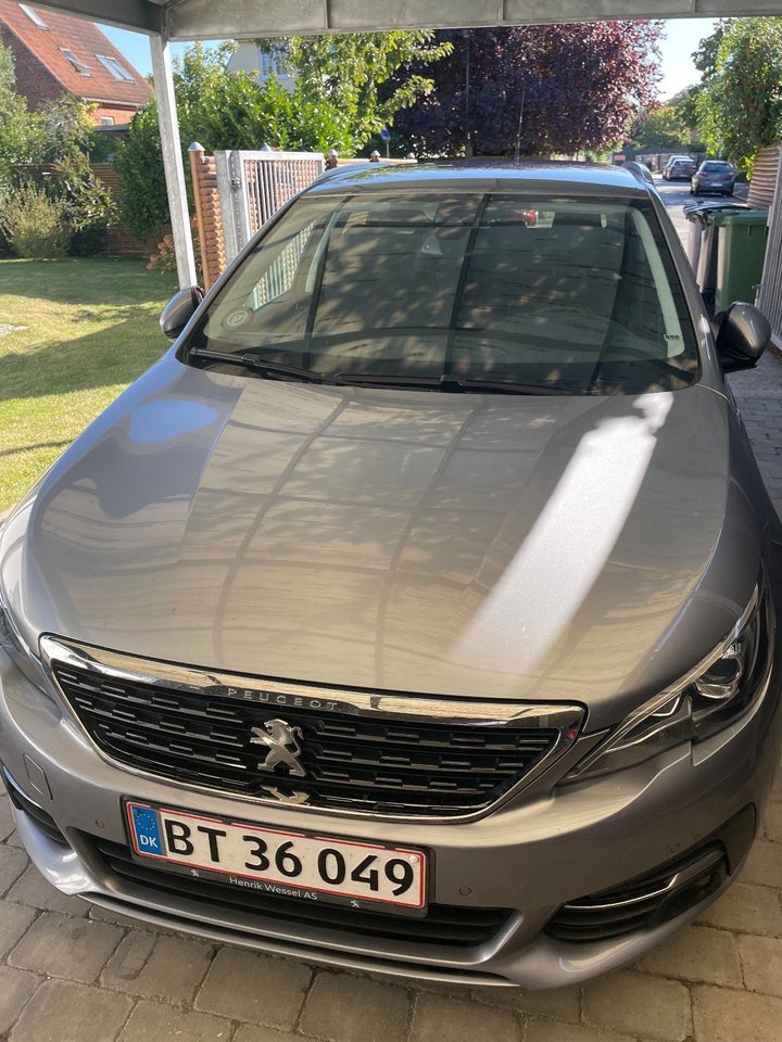 Peugeot 308 1,2 e-THP 130 Allure+ SW 5d