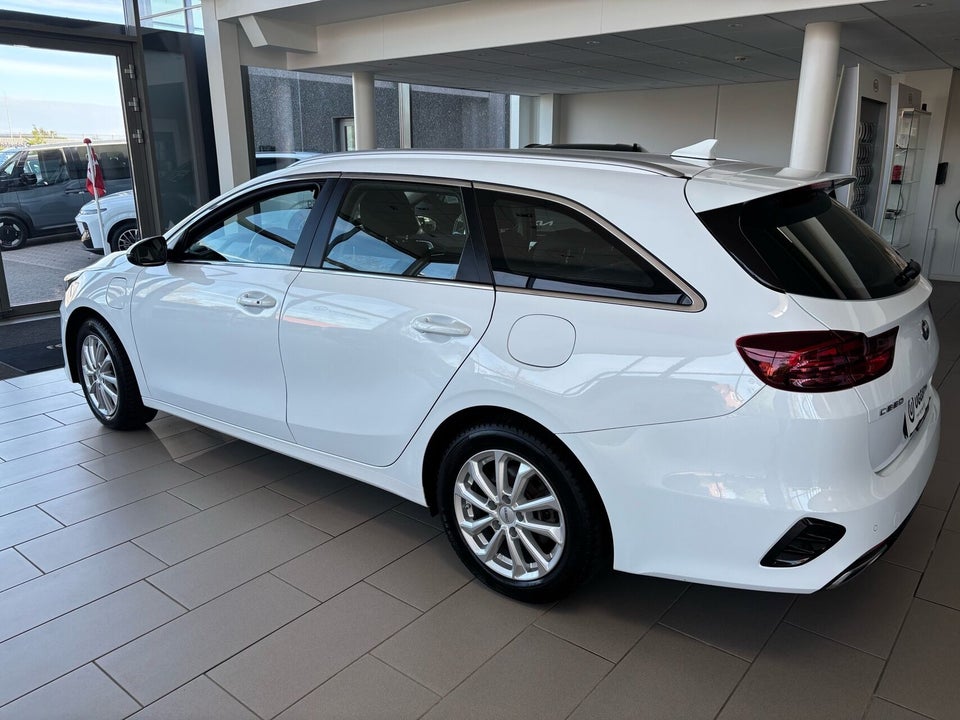 Kia Ceed 1,6 PHEV Prestige SW DCT 5d
