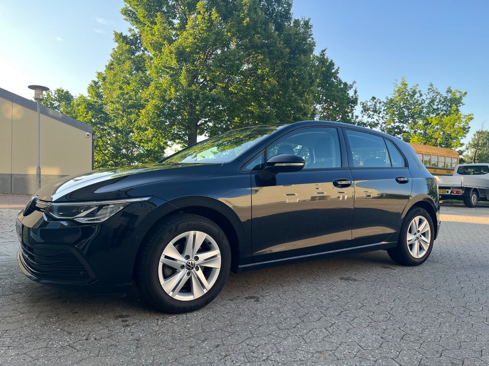 VW Golf VIII 2,0 TDi 115 Life DSG 5d