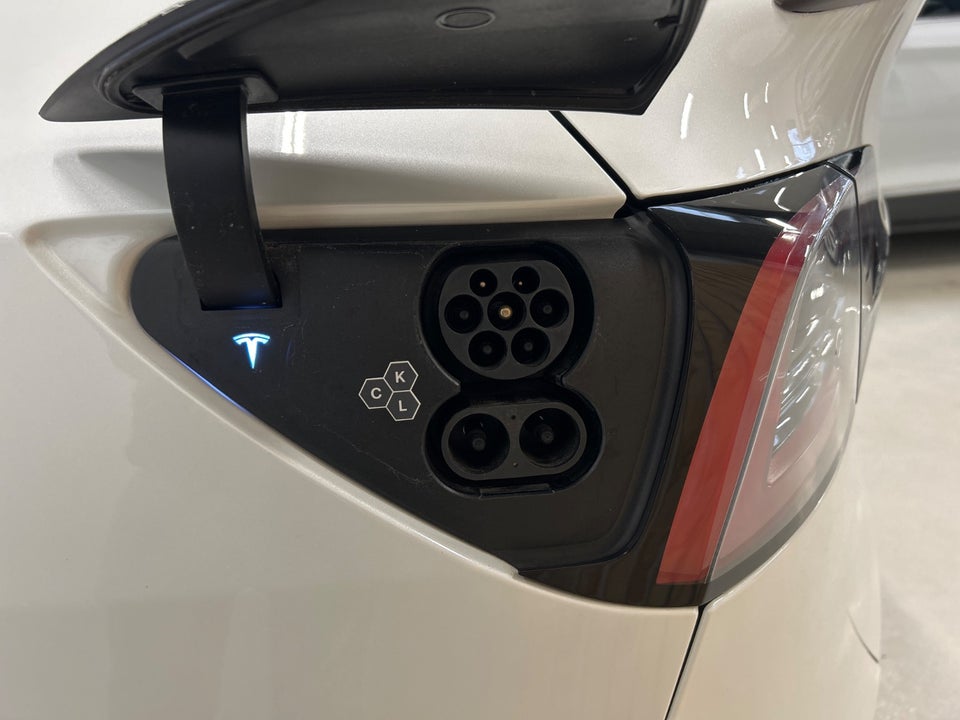 Tesla Model Y Performance AWD 5d