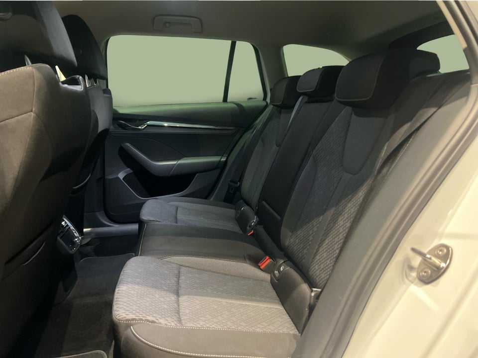 Skoda Octavia 1,4 TSi iV Plus Combi DSG 5d