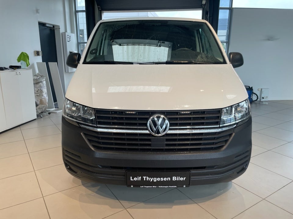 VW Transporter 2,0 TDi 110 Kassevogn kort