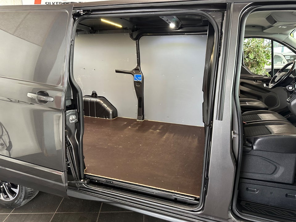 Ford Transit Custom 320L 2,0 TDCi 185 Sport aut.