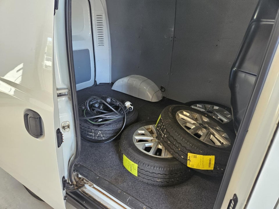 Maxus e-Deliver 3 52 Cargo Van SWB