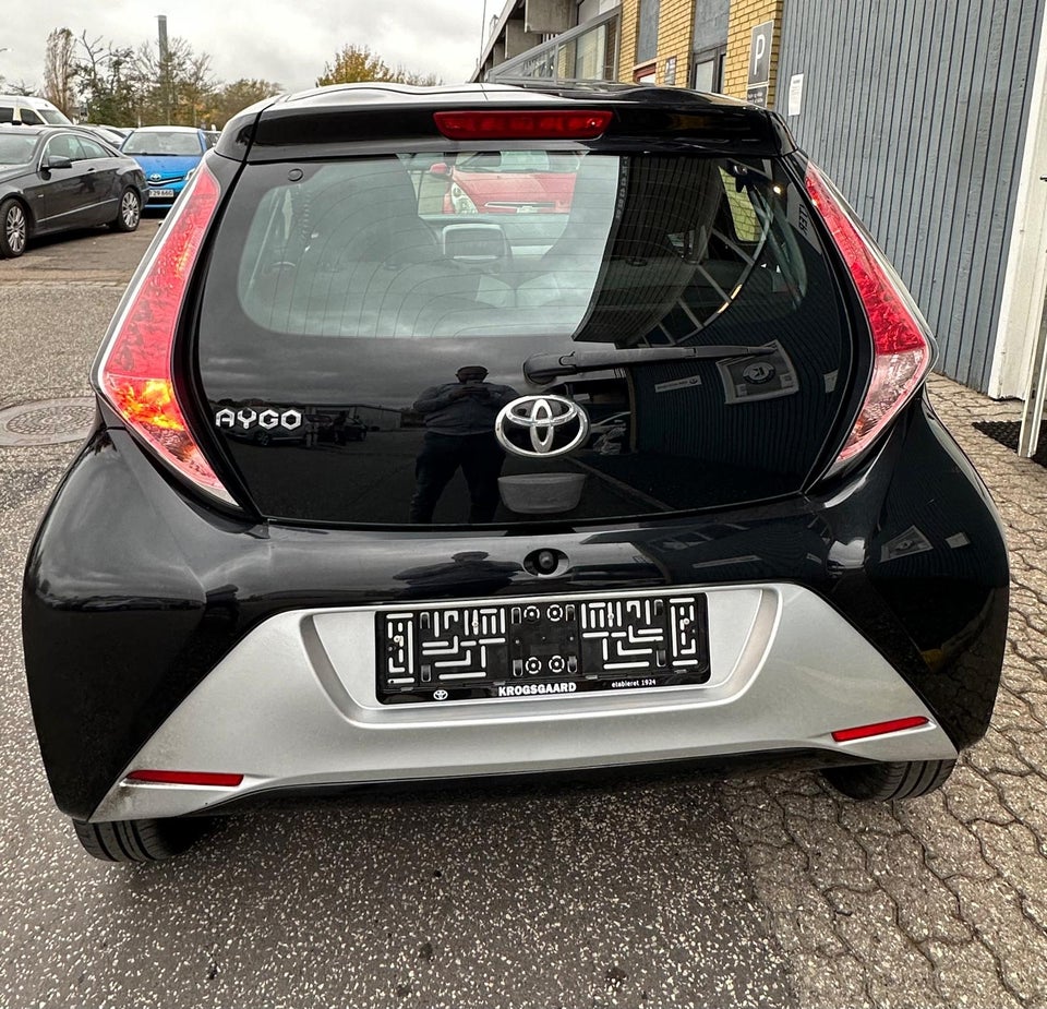 Toyota Aygo 1,0 VVT-i x-black II 5d