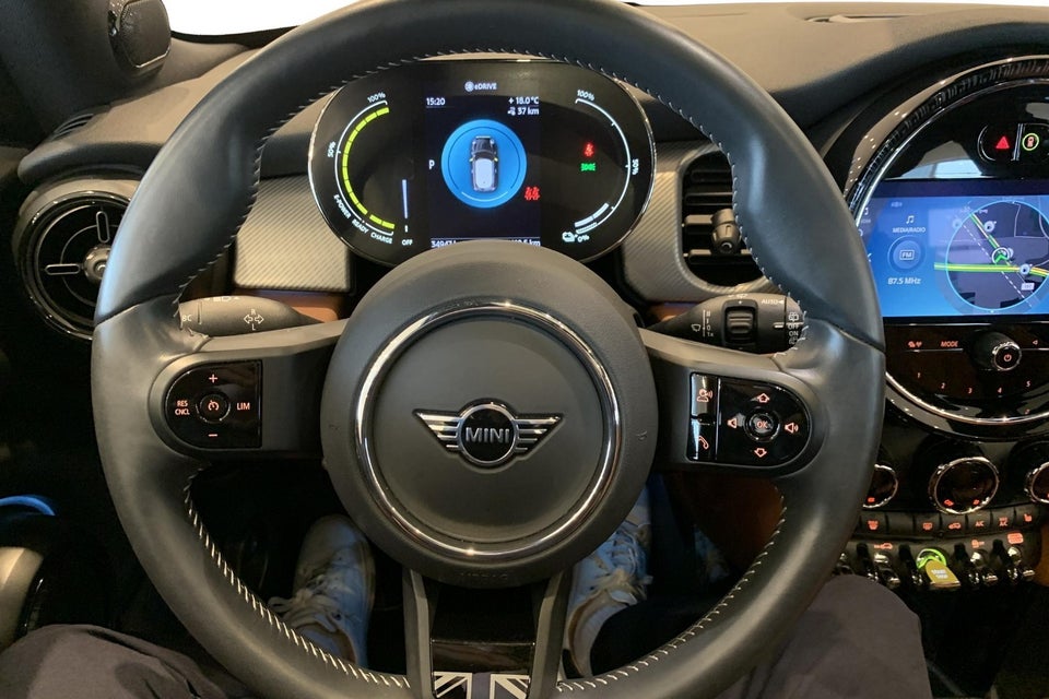 MINI Cooper SE Maximise 3d
