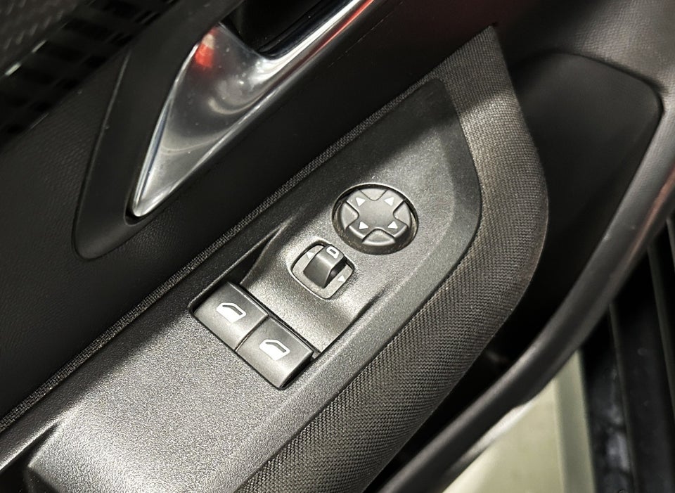 Peugeot 208 1,2 PureTech 75 Active 5d