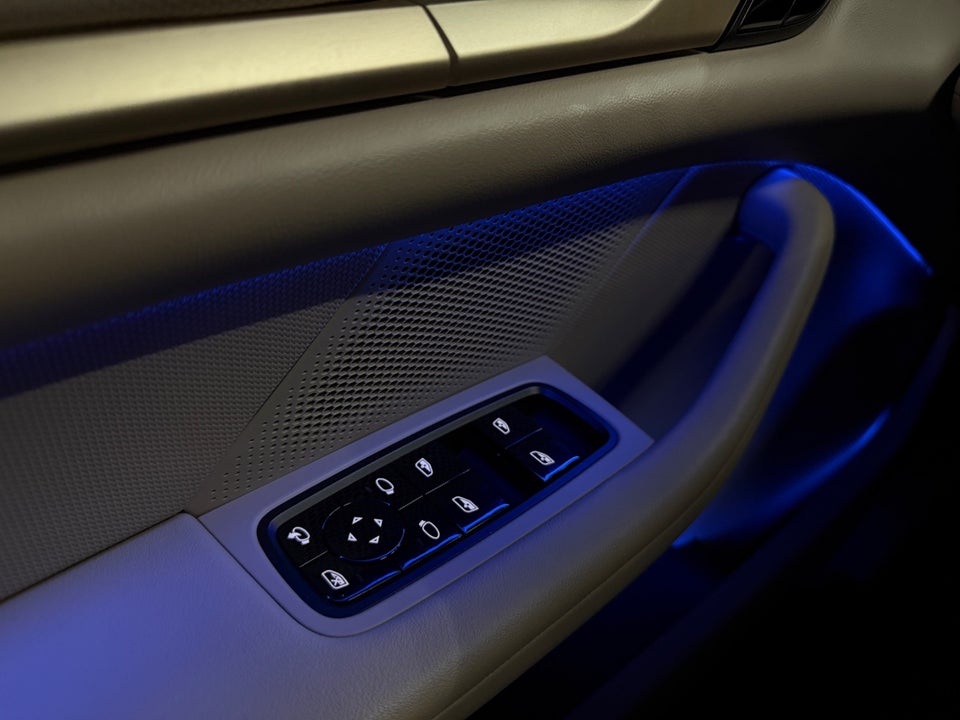 Porsche Taycan 4 Performance+ Cross Turismo 5d