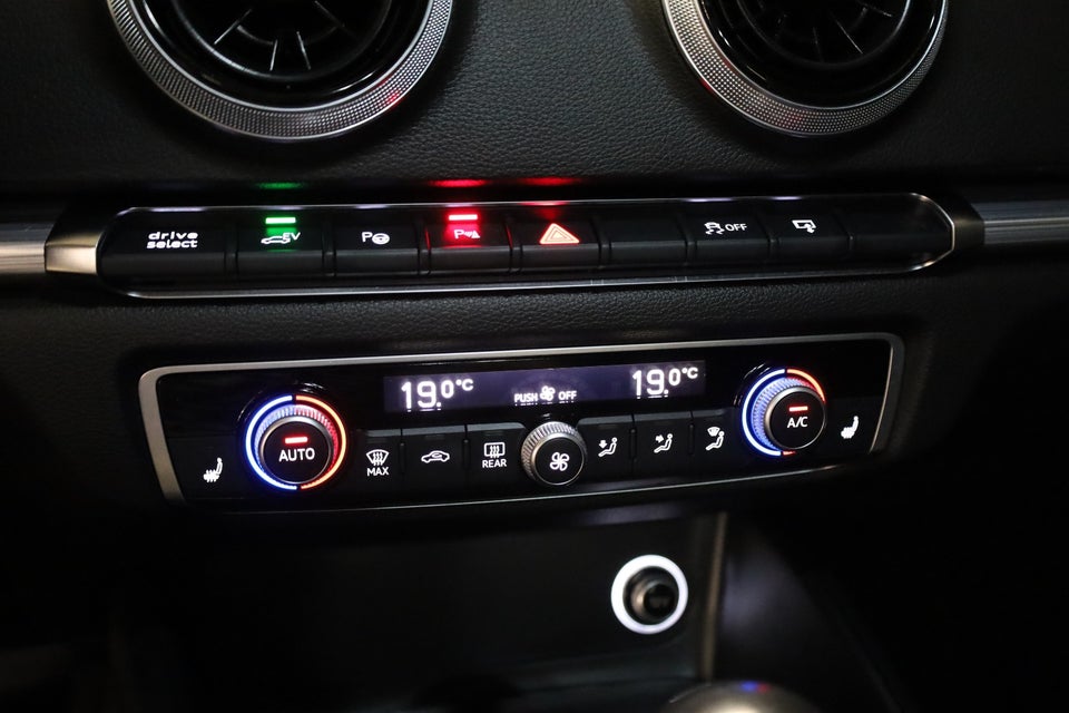 Audi A3 1,4 e-tron Sport Sportback S-tr. 5d