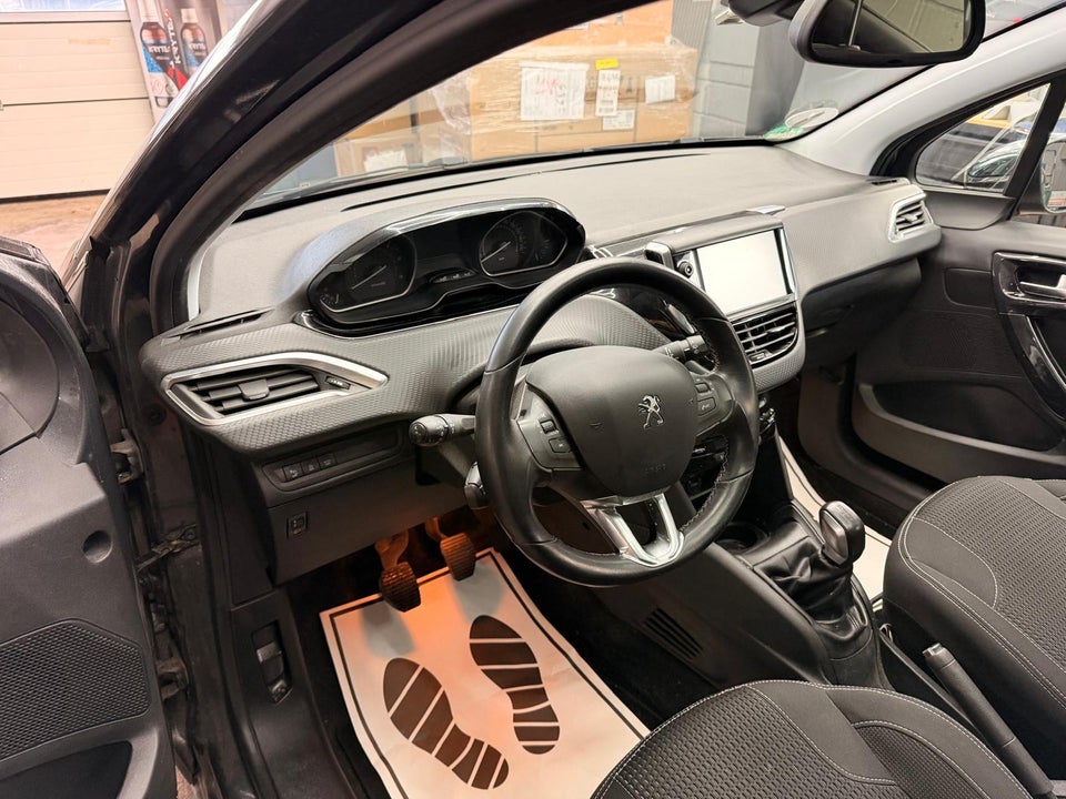 Peugeot 208 1,6 BlueHDi 100 Desire Sky 5d