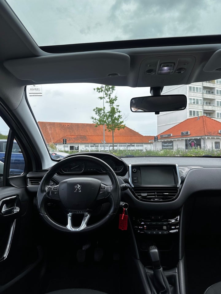 Peugeot 208 1,6 BlueHDi 100 Allure Sky 5d