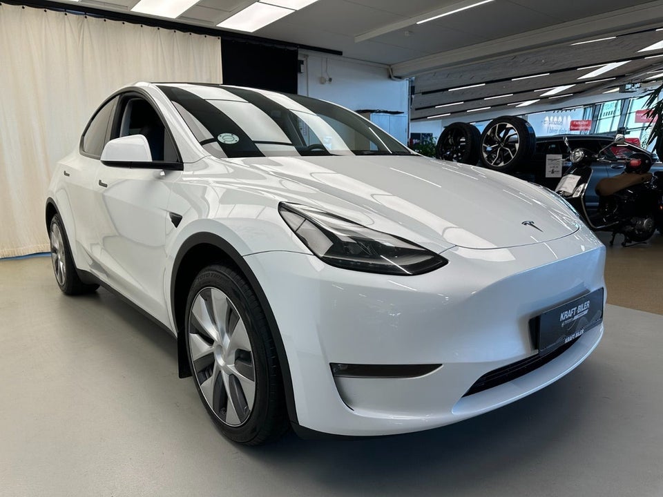 Tesla Model Y Long Range AWD 5d