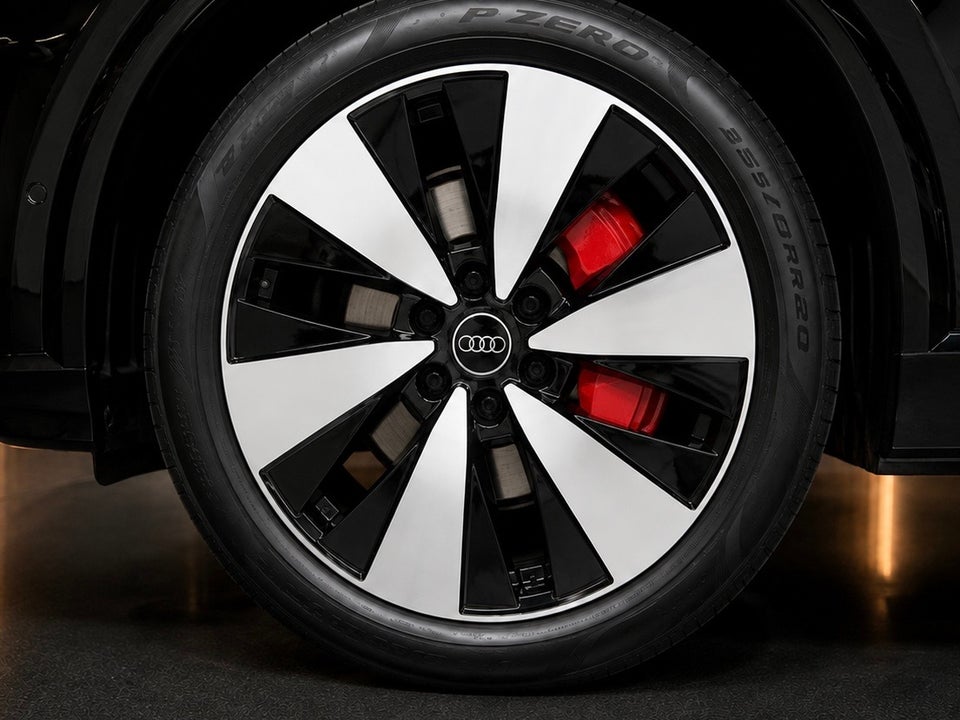 Audi Q6 e-tron S-line quattro 5d