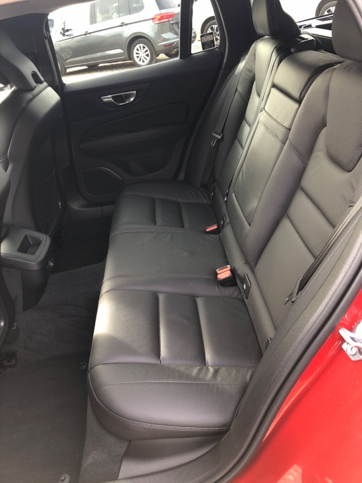 Volvo V60 2,0 T4 190 Momentum aut. 5d