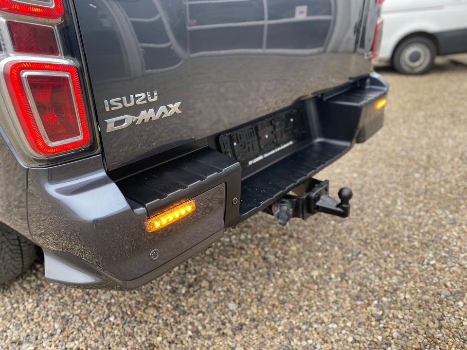 Isuzu D-Max 1,9 TD 163 Crew Cab Premium 4d