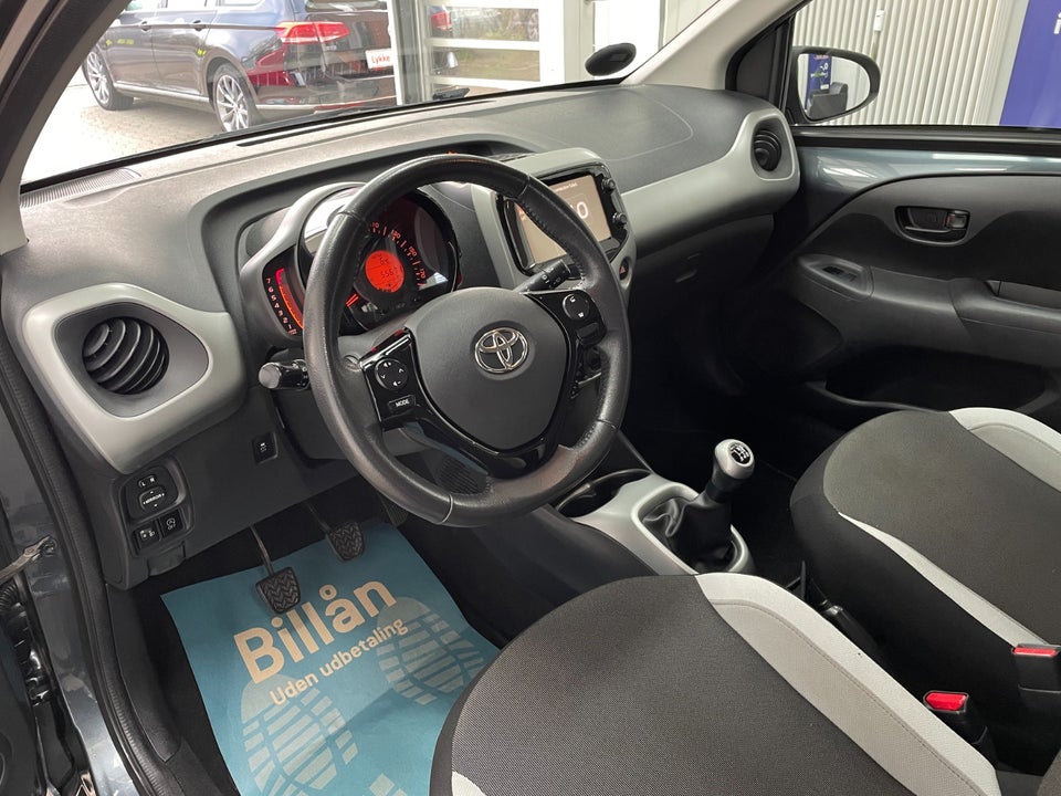 Toyota Aygo 1,0 VVT-i x-press 5d