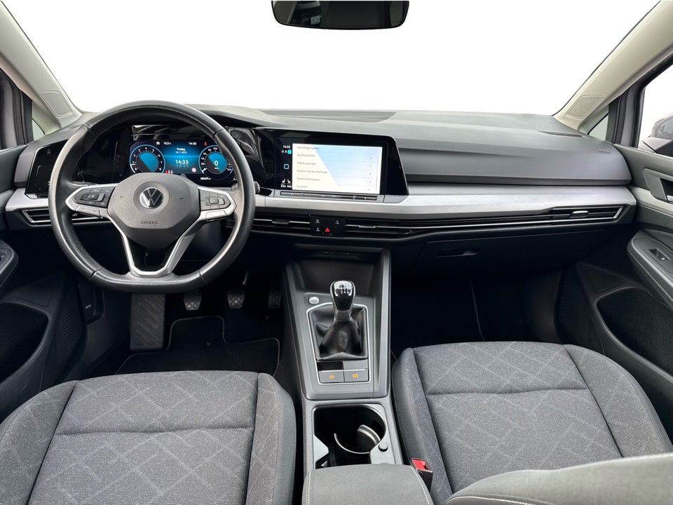 VW Golf VIII 1,5 TSi 130 Life Variant 5d
