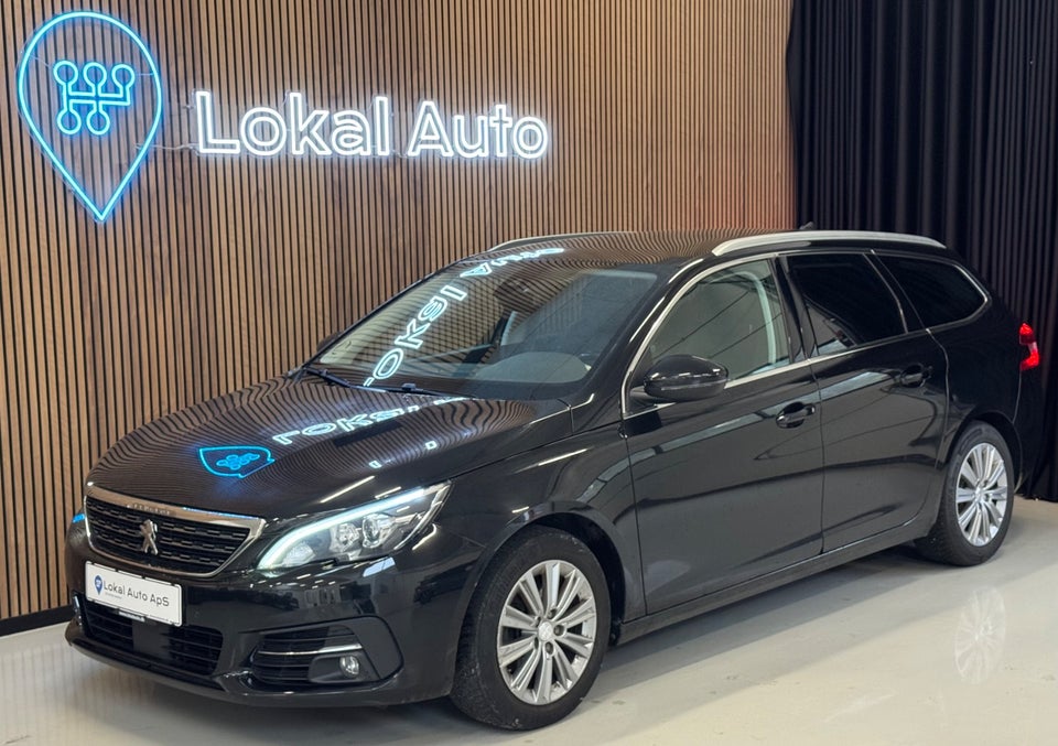 Peugeot 308 1,2 e-THP 130 Selection Sky 5d