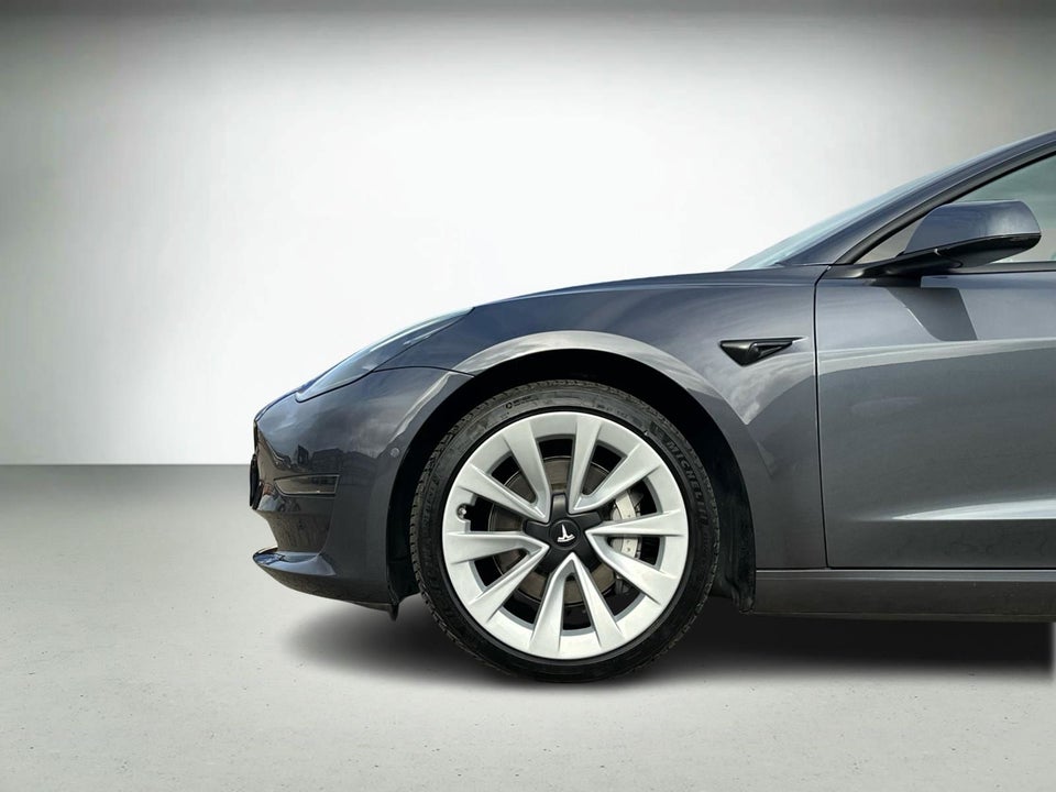 Tesla Model 3 Long Range AWD 4d