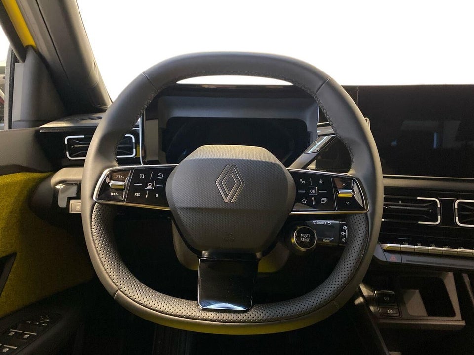 Renault 5 E-Tech 52 Iconic 5d