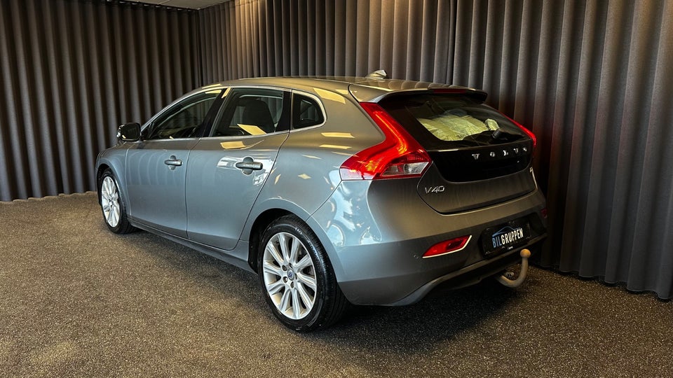Volvo V40 1,6 D2 115 Momentum aut. 5d