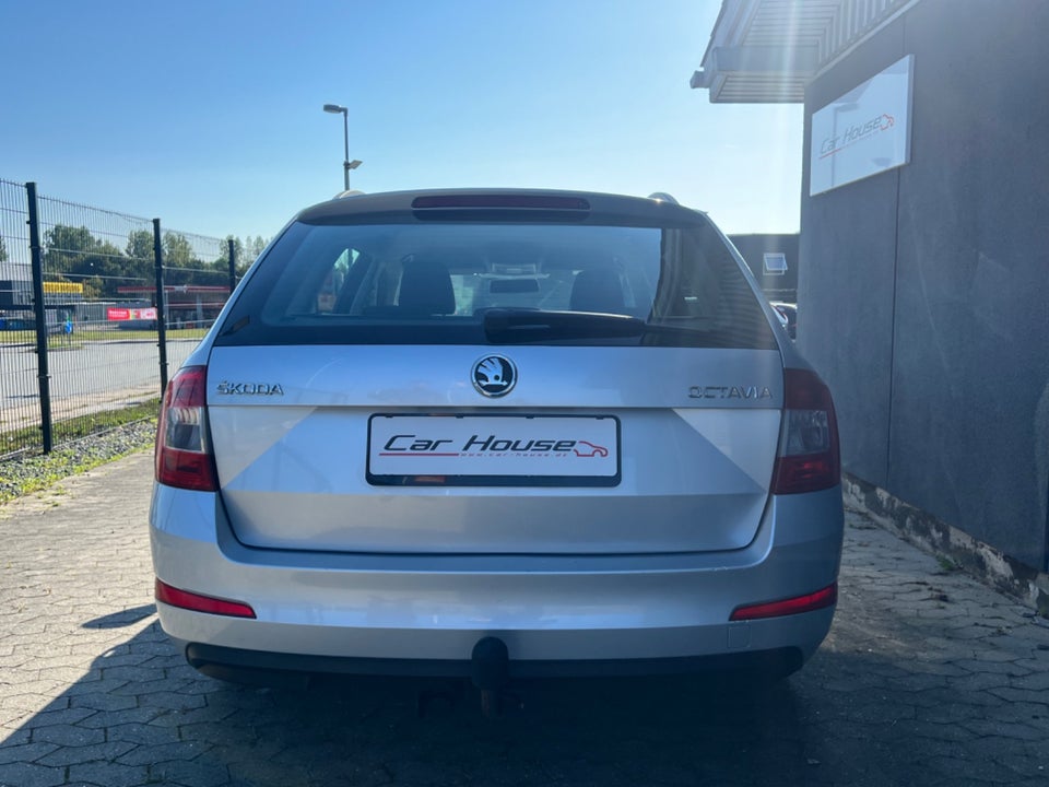 Skoda Octavia 1,6 TDi 105 Ambition Combi 5d