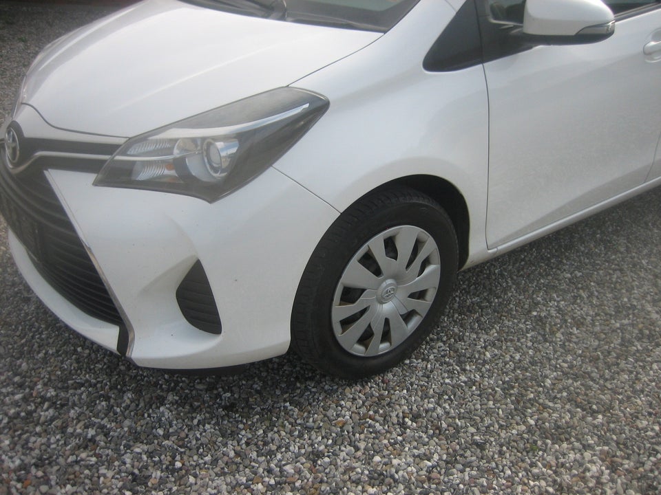 Toyota Yaris 1,0 VVT-i T2 5d
