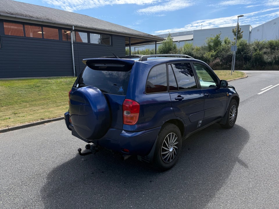 Toyota RAV4 2,0 D-4D 4x4 Van 5d