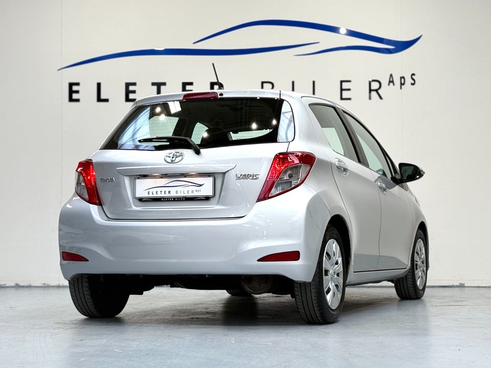 Toyota Yaris 1,0 VVT-i T2 5d